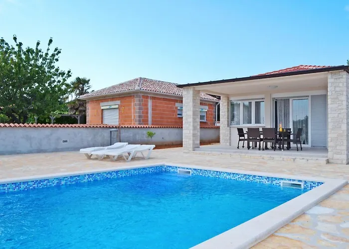 House Ljubav Μεντουλίν