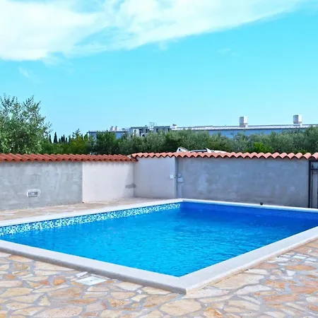 Ljubav - With Pool Holiday home *