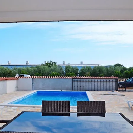 Ljubav - With Pool Holiday home