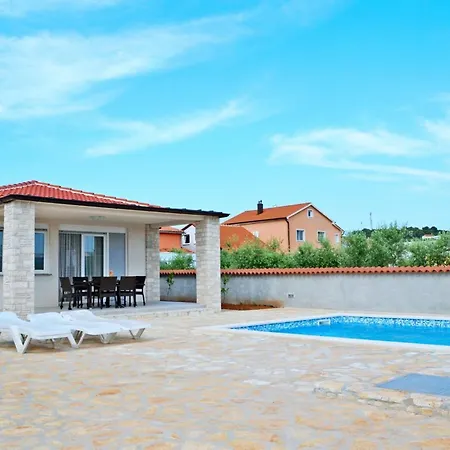 Ljubav - With Pool Medulin