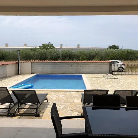 Holiday home Ljubav - With Pool
